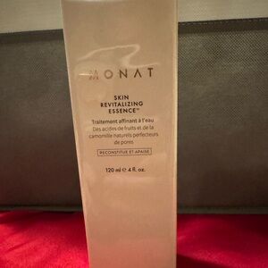 Skin Revitalizing Essence